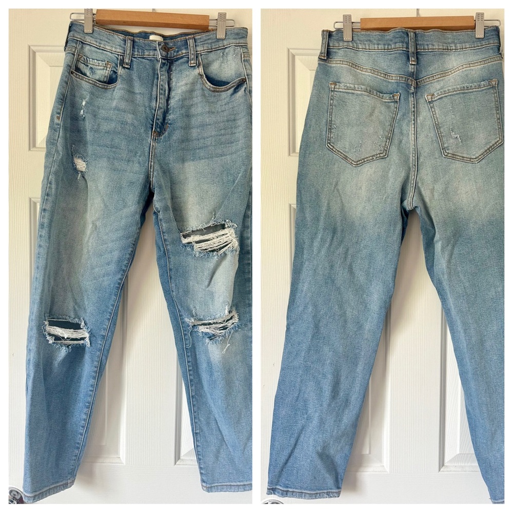 Sneak Peek Blue Relaxed Jeans with Distressed Style